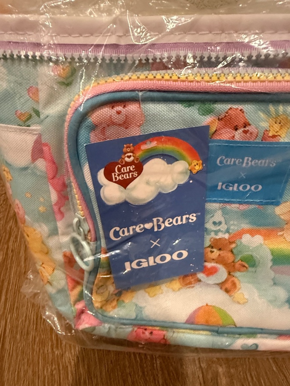 NWT Igloo X The Care Bears Clouds Square Lunch Bag 9 Can - Picture 5 of 5